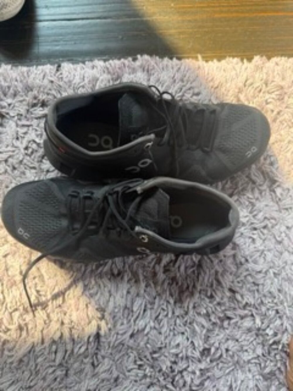 on cloud sneakers - size 10 (womens)